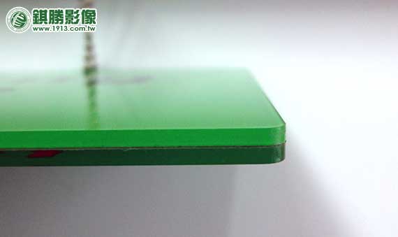 ACB03008 豐田室內雙層吊牌－【局部】使用兩片2mm壓克力貼合