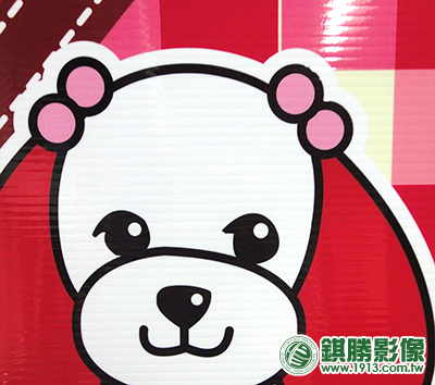 FN01002 瑪莉寵物沙龍－【局部】大圖輸出裱中空板後，表面會有中空板的紋路呈現。