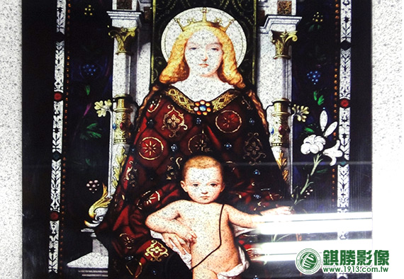 GL01003 教堂－【局部】無加白墨時，檔案內顯示白色的部分則為「透明」(無顏色)。